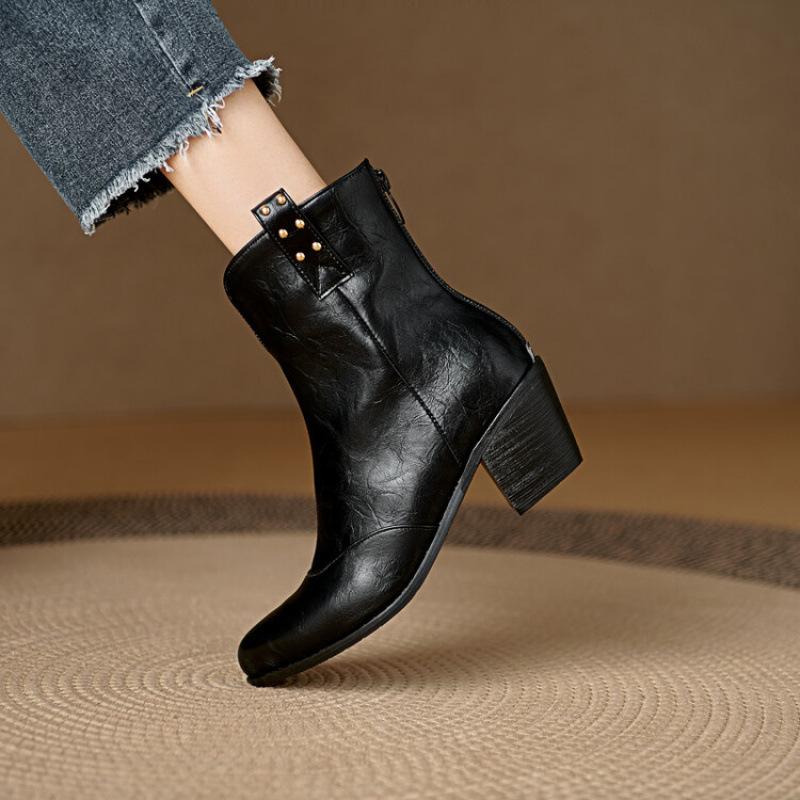 

European and American large-size low boots are popular 2025 sleeve black new size 46 medium heel pointed autumn and winter leather boots 43 (customization is not returned or exchanged) чорний