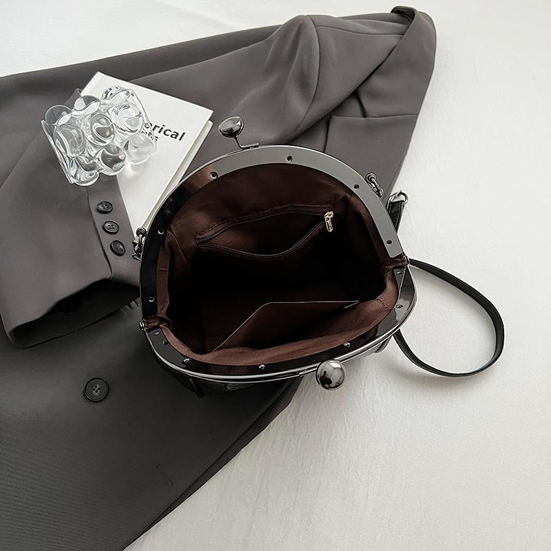 Retro Small Chain Messenger Bag for Women Crossbody Shoulder Bags Fashion Satchel Shell Bag