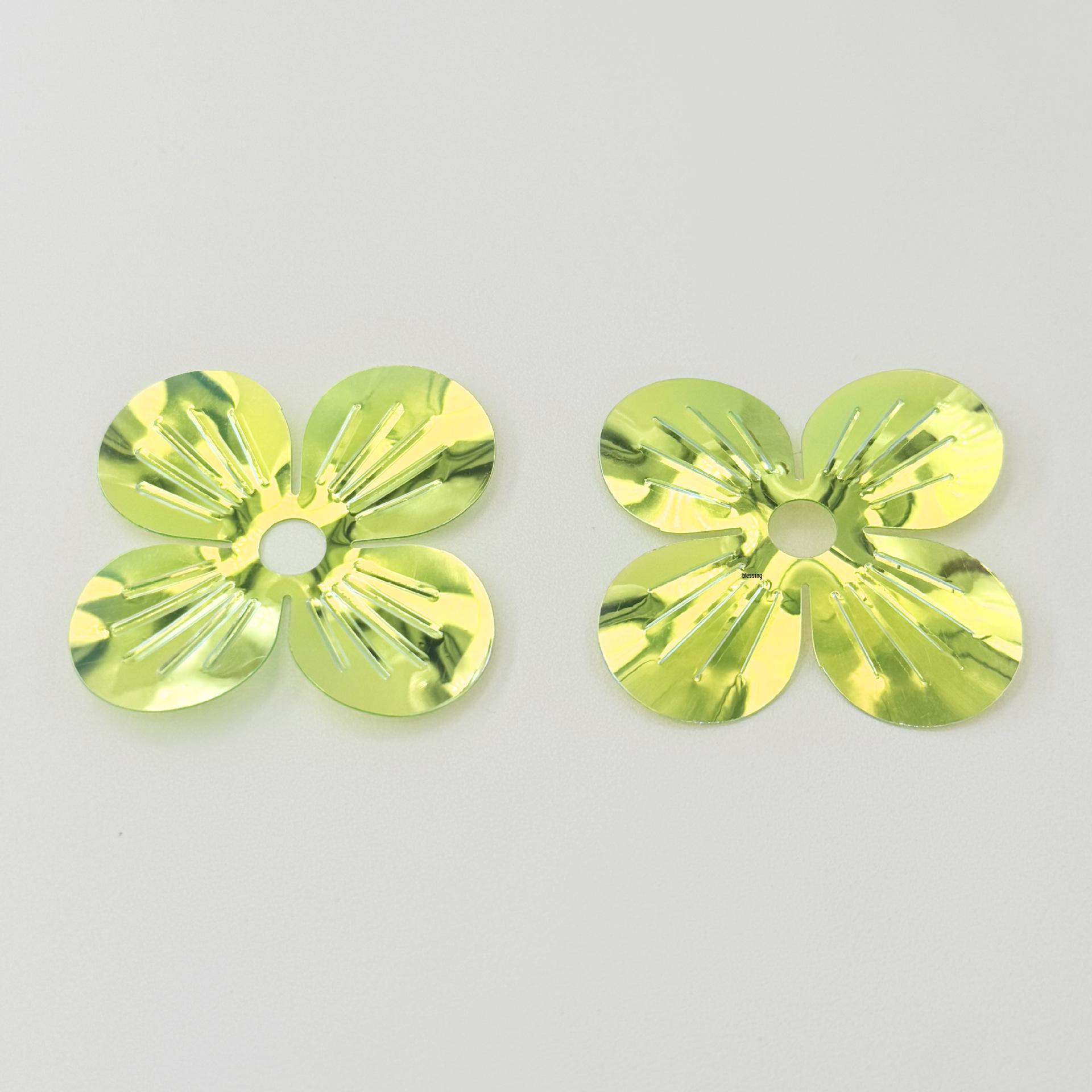 Four-petal Flower Sequin Shell Center Beads for Stage Decoration and Clothing Accessories 10g