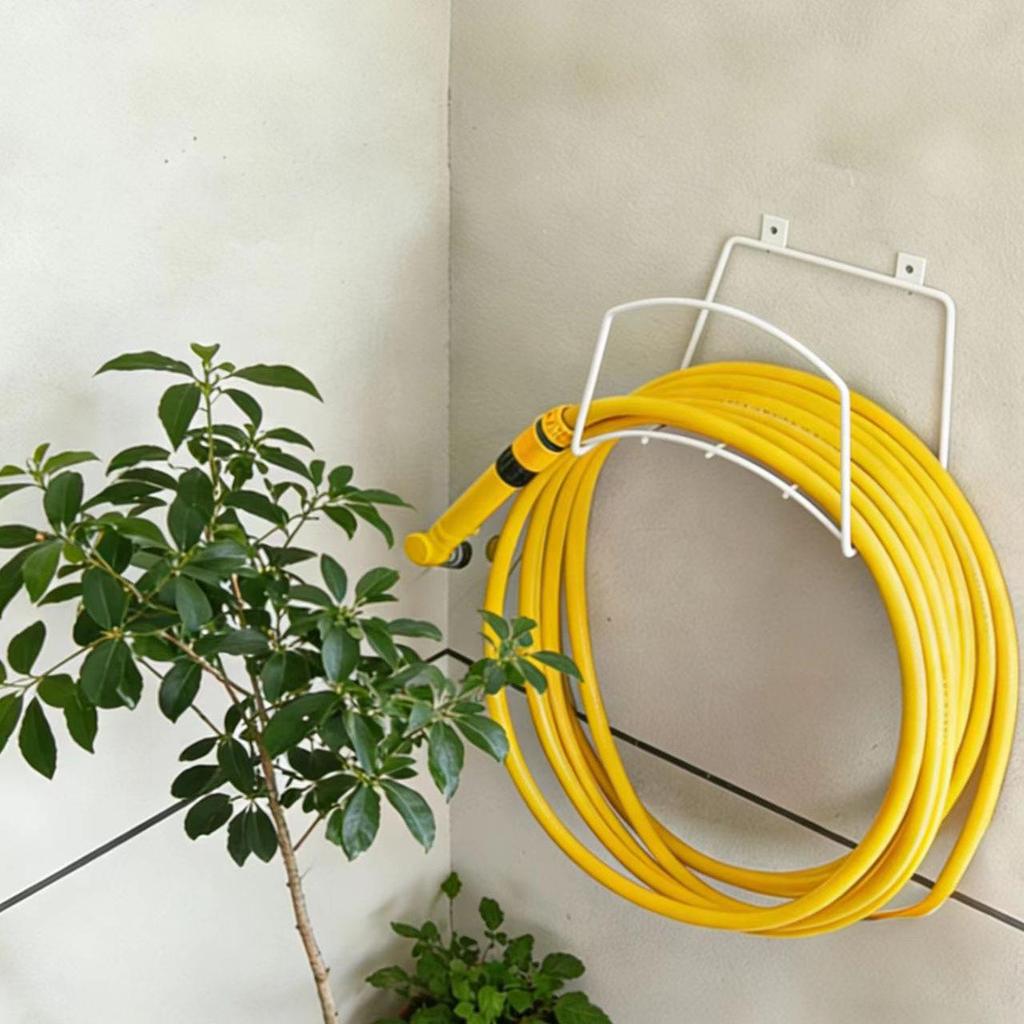 Detachable Wrought Iron Wall-Mounted Garden Hose Storage Rack