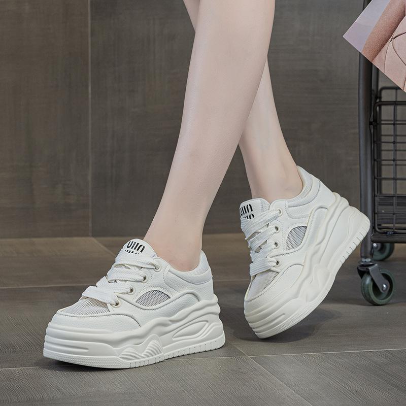 5521 Frühling und Sommer neue dicksohlige Rindsleder weiße Schuhe Damen Sport und Freizeit klassische vielseitige Board-Schuhe