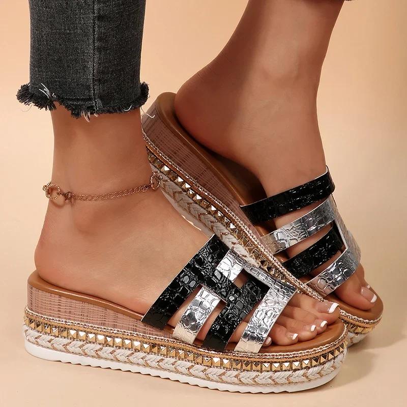 Fashion Womens Shoes Plus Size 36-43 Rivets Wedges Slippers Women Plarform Sandals Woman Fashion Thick Bottom Slides Sandles Beach Shoes