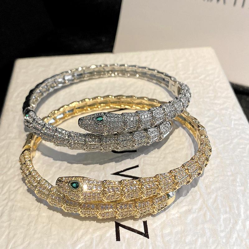 Mighty Snake Scale Serpentine Bracelet European and American Green Eyed Spirit Snake Handpiece