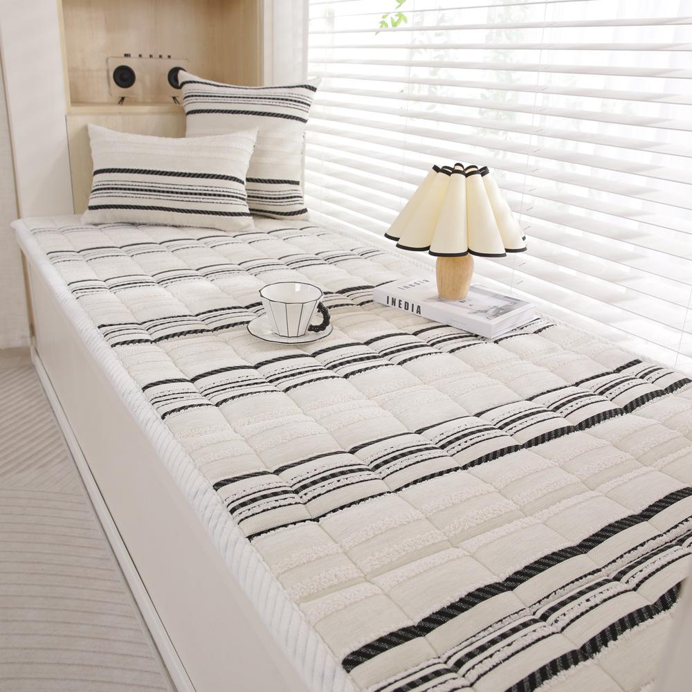 

Полосатый шенилл утолщенный нескользящий коврик для эркерного окна, подушка для балкона/дивана, новая диванная подушка, универсальная подушка для сиденья на все четыре сезона 70X150cm чёрный