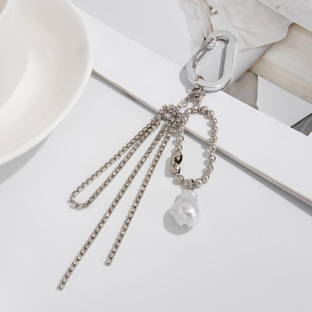 Sweet And Cool Special-Shaped Imitation Pearl Keychain Pendant, Simple Diamond-Encrusted Chain Fringed Bag Pendant