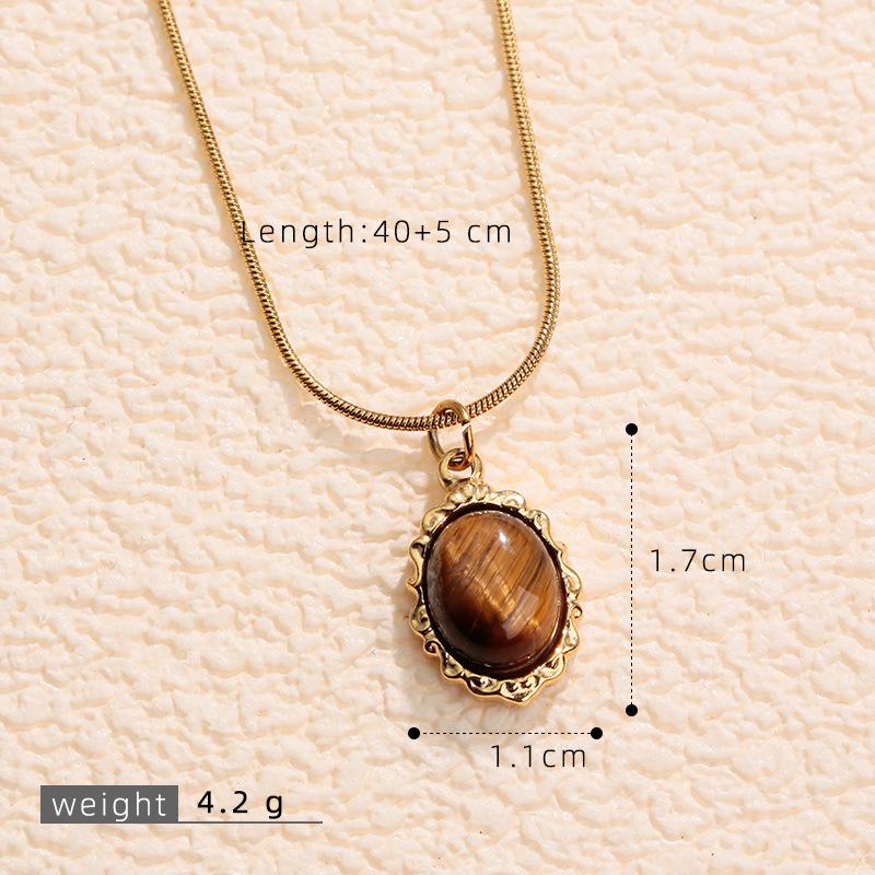 Maillard Style 18k Gold Irregular Tiger's Eye Pendant Necklace