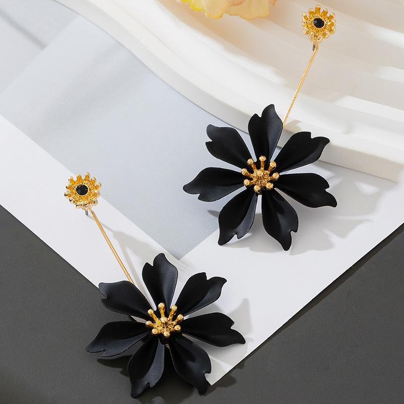 Fashionable Long Flower Earrings