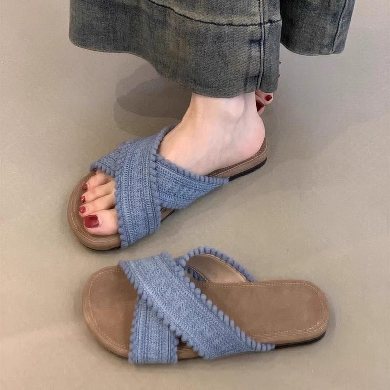 Flat sandals girl 2025 new summer retro ethnic fairy evening breeze bohemian beach outside slippers