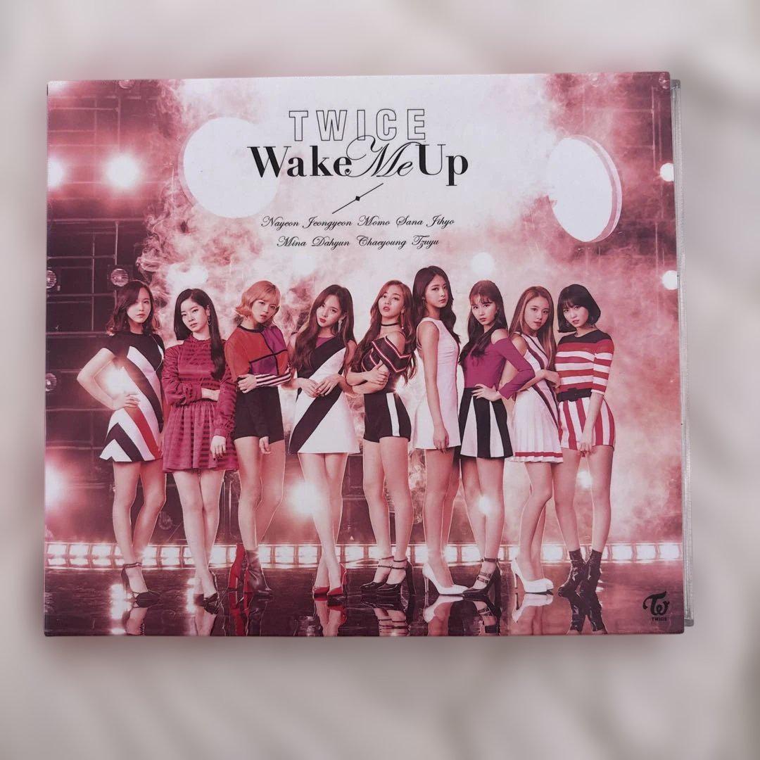 

[USED] TWICE 4-piece set