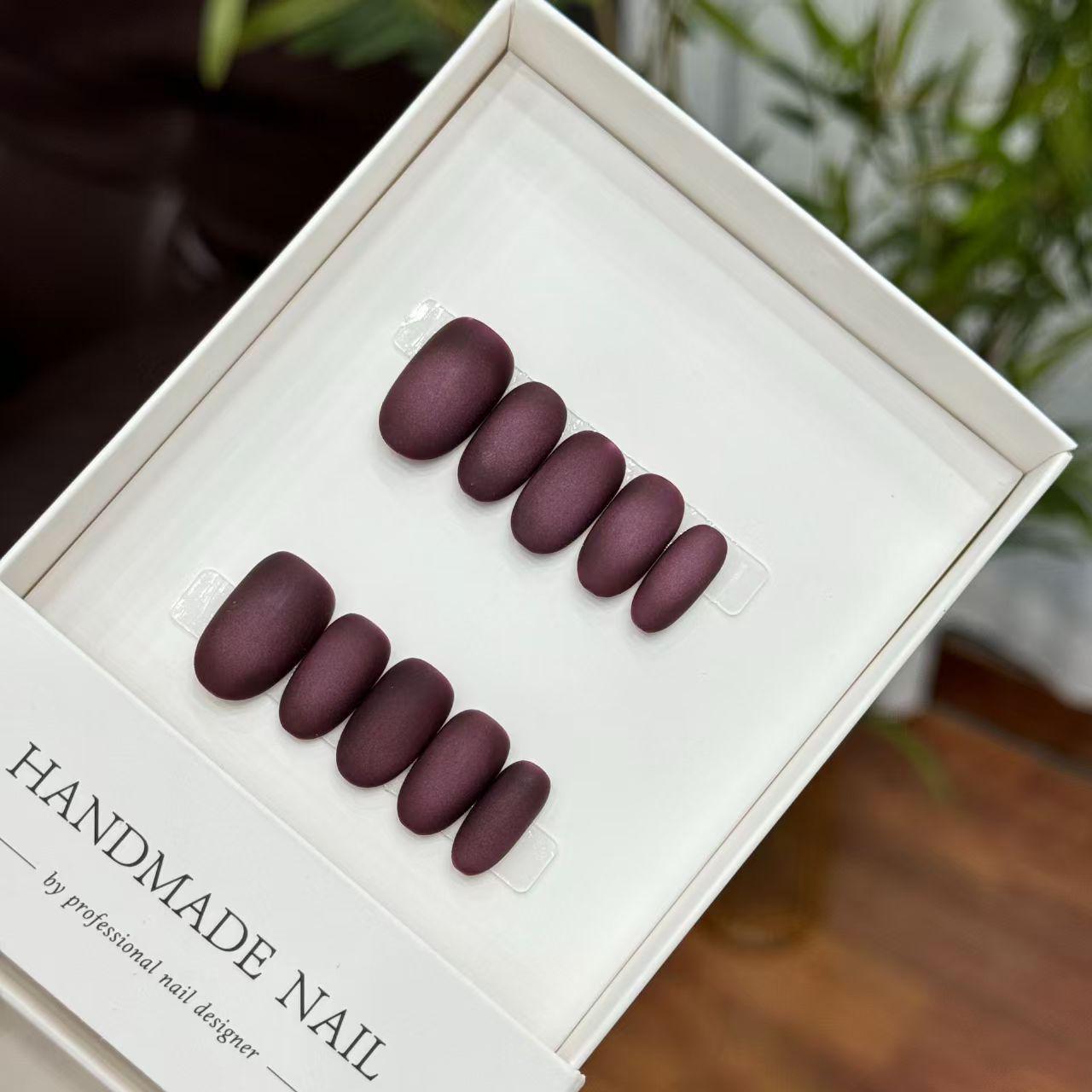 Jing Fang Yan Wearable Nails - Handmade Wine Red Matte Cat Eye for Autumn/Winter/New Year