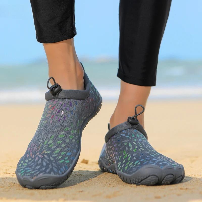 Women Aqua Shoes Summer Men's Breathable Wading Sneakers Barefoot Beach Walking Shoes Seaside Water Sports Shoes