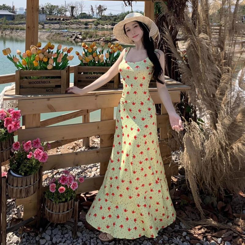 2025 French Seaside Floral Maxi Dress: Elegant Retro Slimming Summer Style with Spaghetti Straps