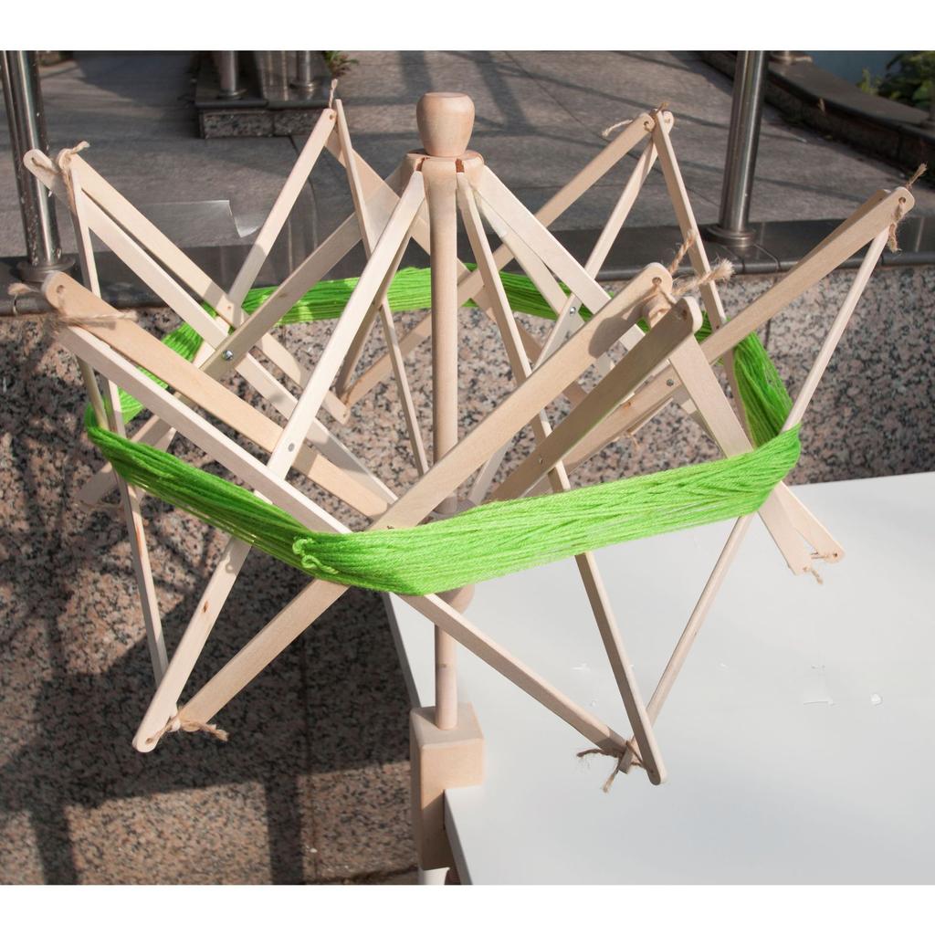 Heavy Duty Metal Yarn Ball Winder,Effortlessly Wind Wool, Fiber and Nylon Durable and Versatile Tool for Crafting Enthusiasts