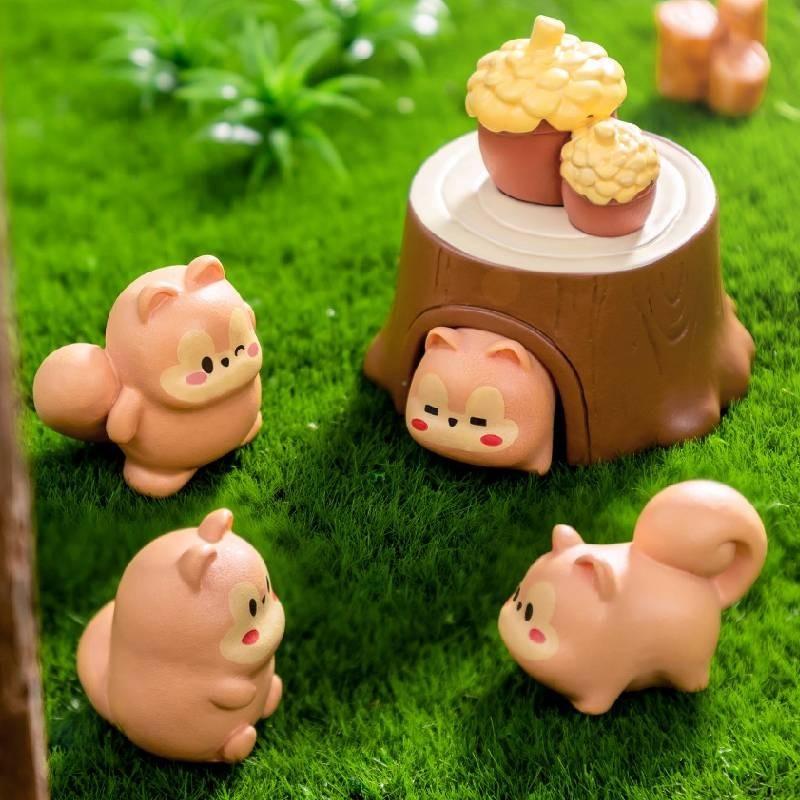Adorable Forest Squirrel Resin Figurine For Creative Miniature Garden Decor