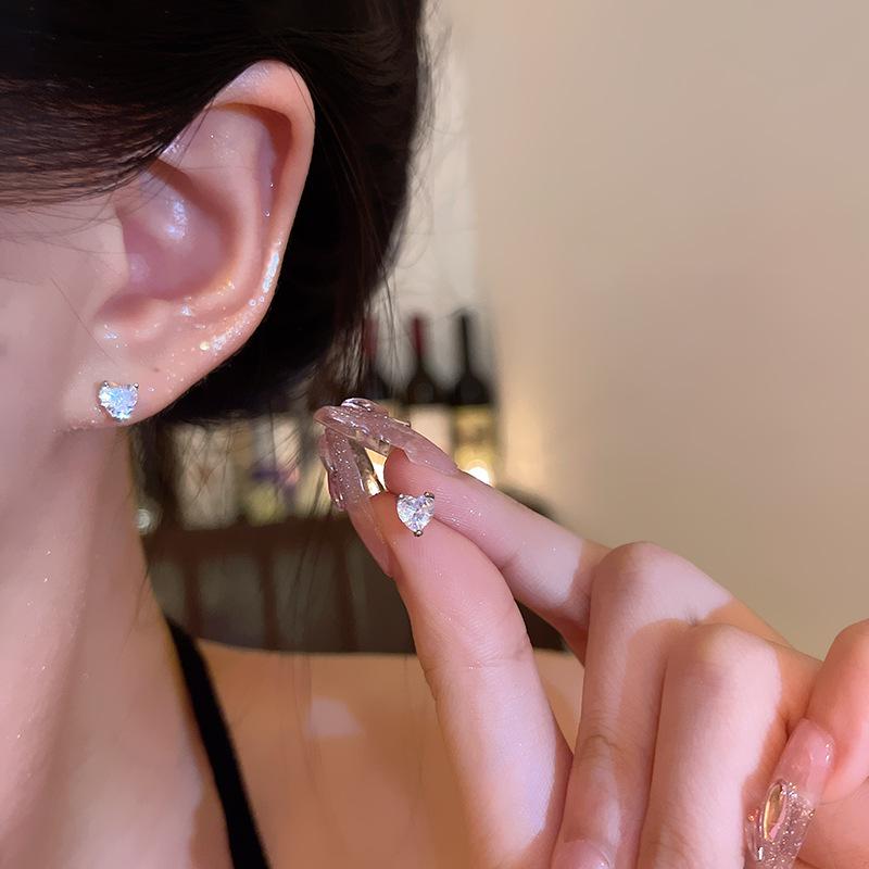 Ins Style Beautiful Small Star Zircon Stud Earrings Women's Light Luxury High-end Temperament Earrings Niche Design Ear Jewelry