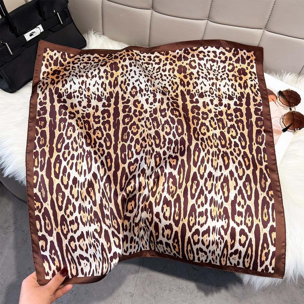 Fashion Square Fashion Foreign Style Small Silk Scarf Women'S Headband Decorative Scarf Dual-Purpose Small Square Scarf New Scarf