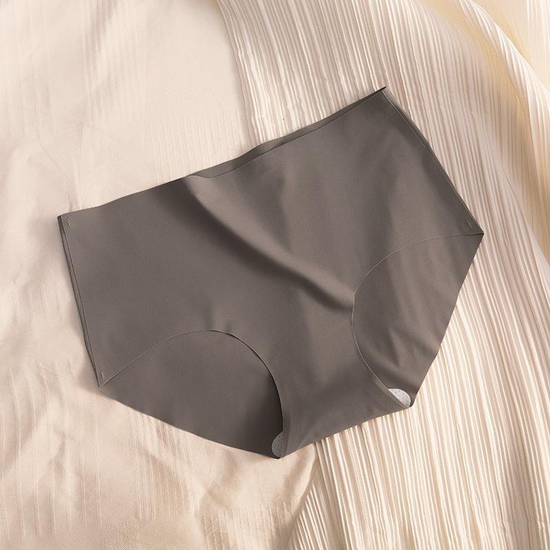 Women's Summer Mulberry Silk Antibacterial Crotch Not Clip Hip Sports Without A Mark in The Waist Triangle Briefs