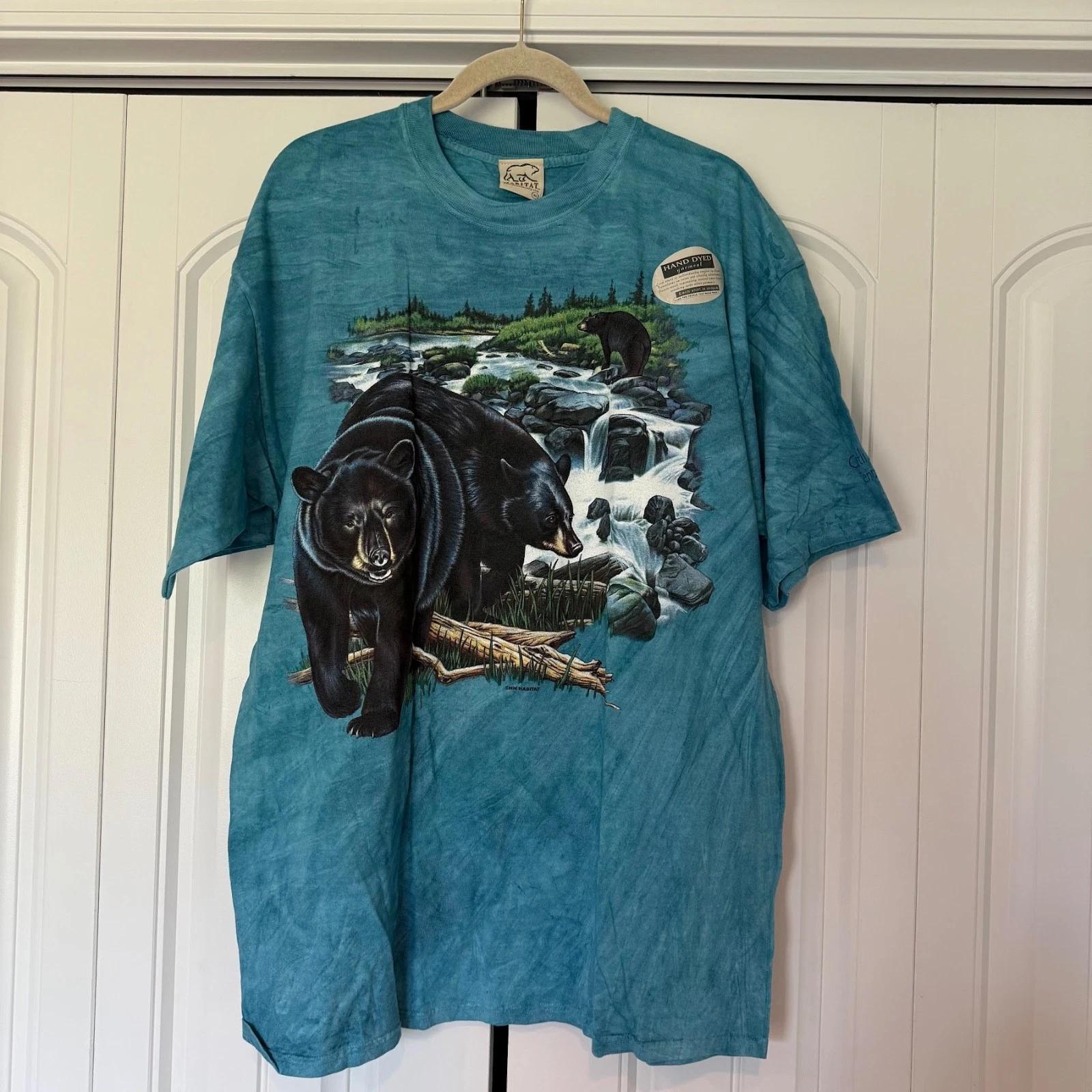 New VTG Black Bear Crossing Stream Nature Graphic T-Shirt 90s Y2K Gatlinburg XXL S