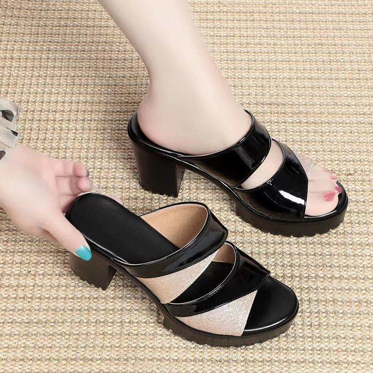 2024 New High Heel Thick Sole Waterproof Platform Mom's Shoes One Line Slippers Summer Outwear Sandals for Women and Ladies