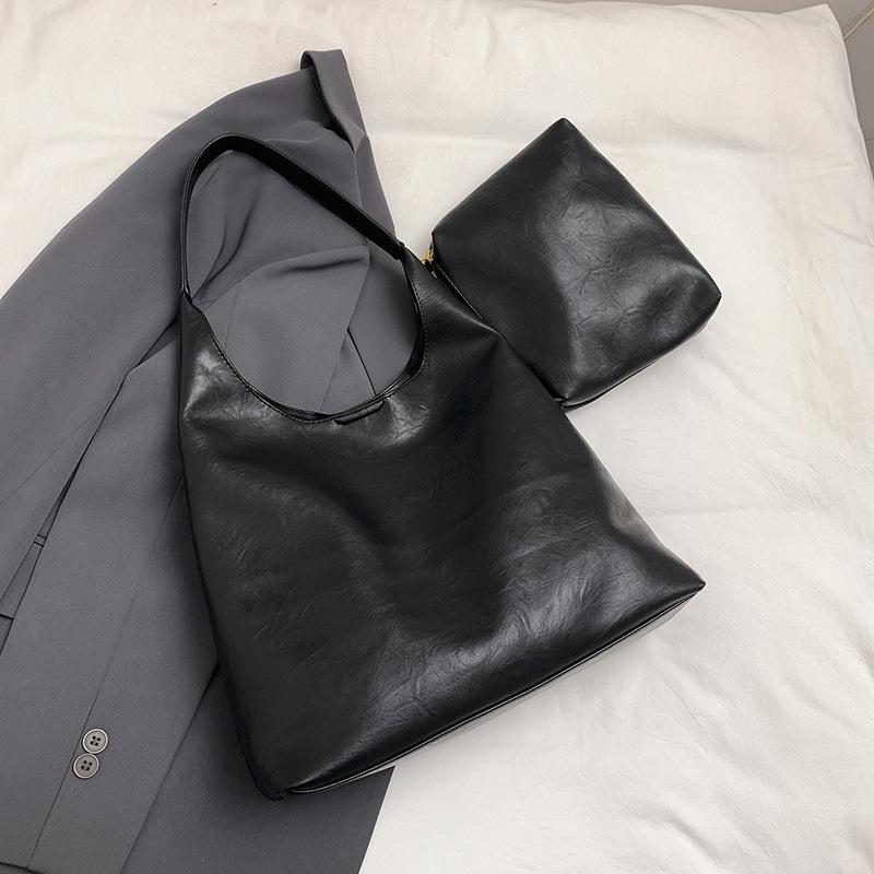 

Ретро простая повседневная сумка-тоут 2025 осень новый тренд ретро сумка через плечо большая вместимость модная женская сумка чёрный