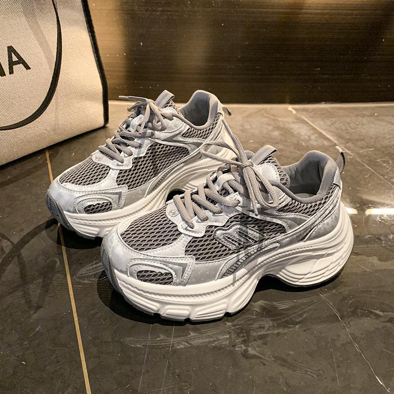 

Thick-soled dad shoes women s 2025 autumn new women s shoes are popular, soft soles are not tired, versatile and lightweight soft-soled sports shoes 35 серый