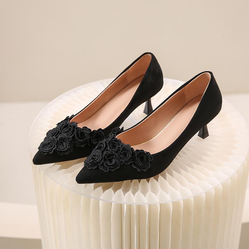 

Французские туфли на высоком каблуке для детей 2025 года, новые модные матовые новые китайские цветочные элегантные туфли с тонким каблуком и легким ртом 35 чёрный