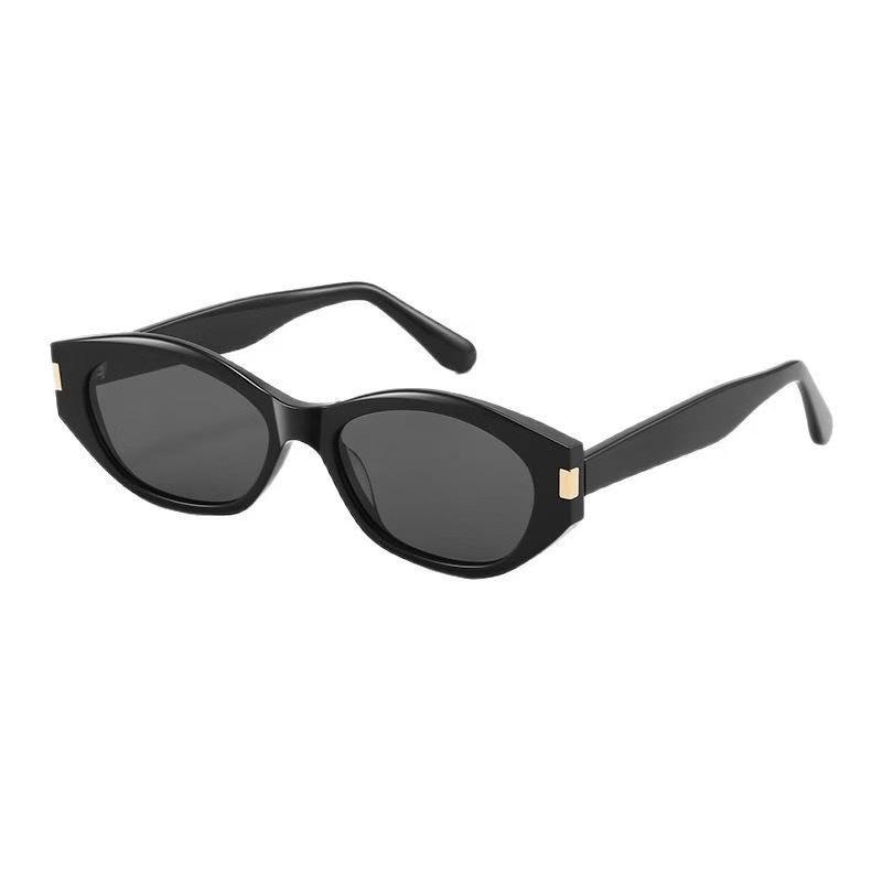 High-End Retro Cat-Eye Sunglasses for Women - Small Frame, UV Protection, Perfect for Round Faces, European & American Style Sunshades.