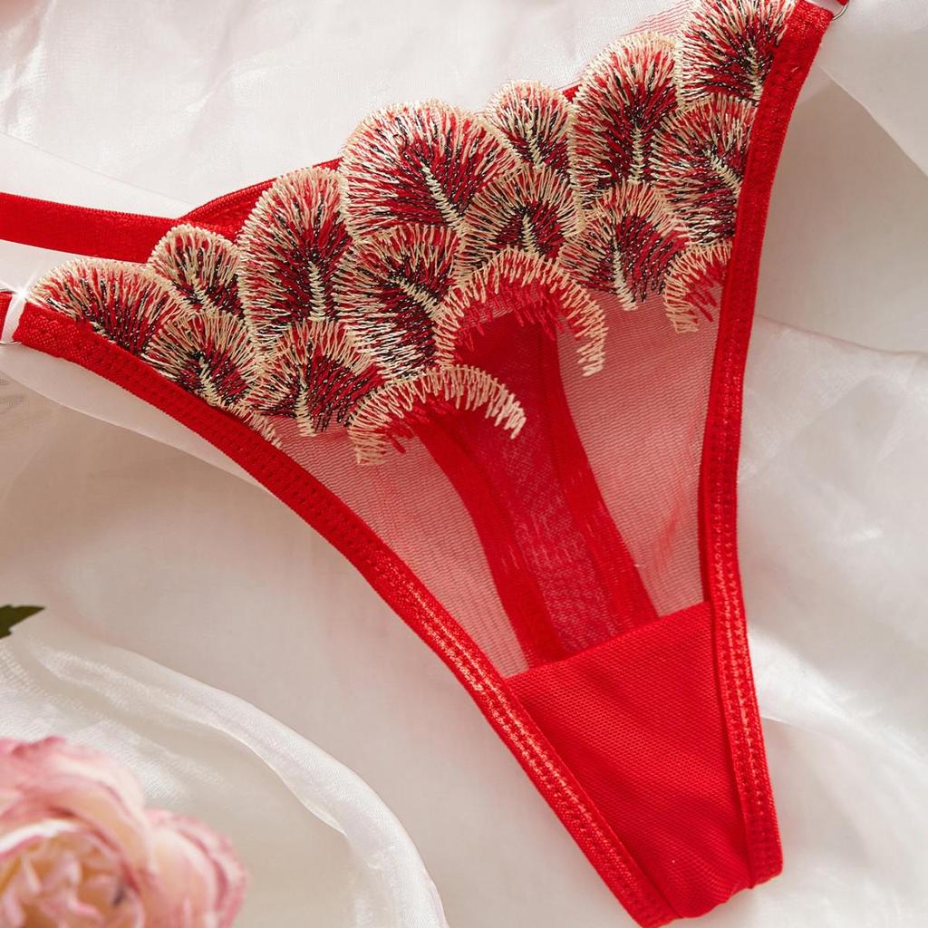 Europäisches & Amerikanisches Rotes Netz Besticktes Sexy Dessous-Set mit Durchsichtigem Blütenblatt-Höschen