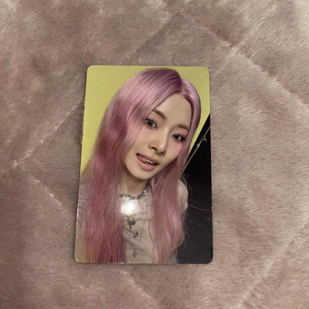 

[USED] TWICE THIS IS FOR YIZHIYU Digipack