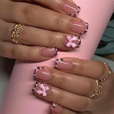24 Stück Rosa Französischer Stil Künstliche Nägel 3D Schleifendesigns Kurze Quadratische Aufklebenägel Süße Koreanische Mode Falscher Nagel für Frauen Mädchen