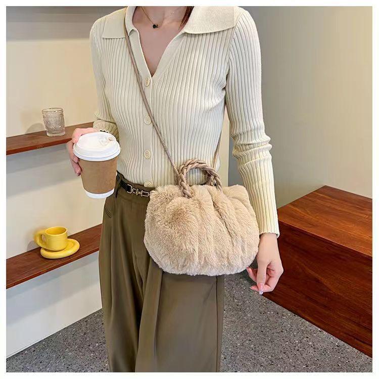 Plyšová taška, podzimní a zimní všestranná kabelka, nová skládaná taška cloud, prémiová taška přes rameno, dámská taška