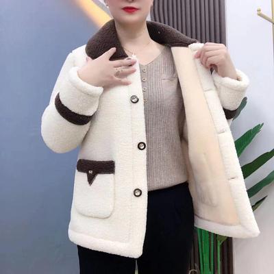 Autumn/Winter Fleece Coat for Middle-Aged Women: Thickened Lambs Wool Jacket for Ages 40-50