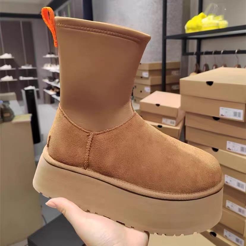 Stivali da neve con suola spessa, nuove scarpe invernali in velluto caldo di cotone, stivali a tubo medio con pelliccia integrata, elastici a matita