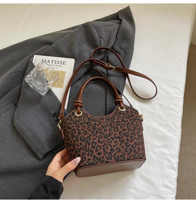 Minimalist Leopard Print Women s Crossbody Bag - 2025 Autumn/Winter Versatile Retro Tote