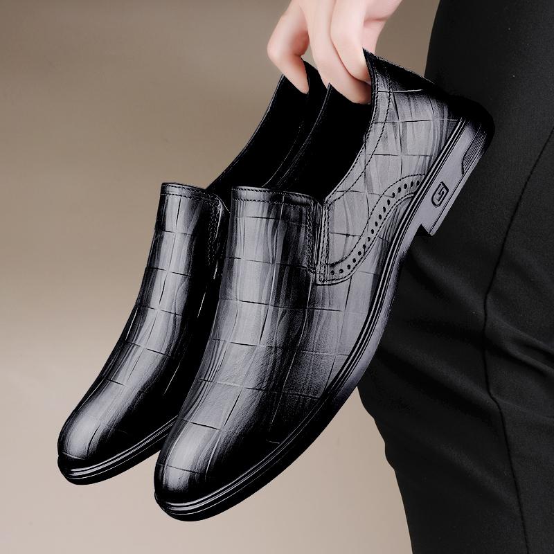 Fashion Solid Color Leather Men Casual Shoes New Designer Dress Shoes Fashion British Business Loafers Genuine Leather Man Oxford Shoes