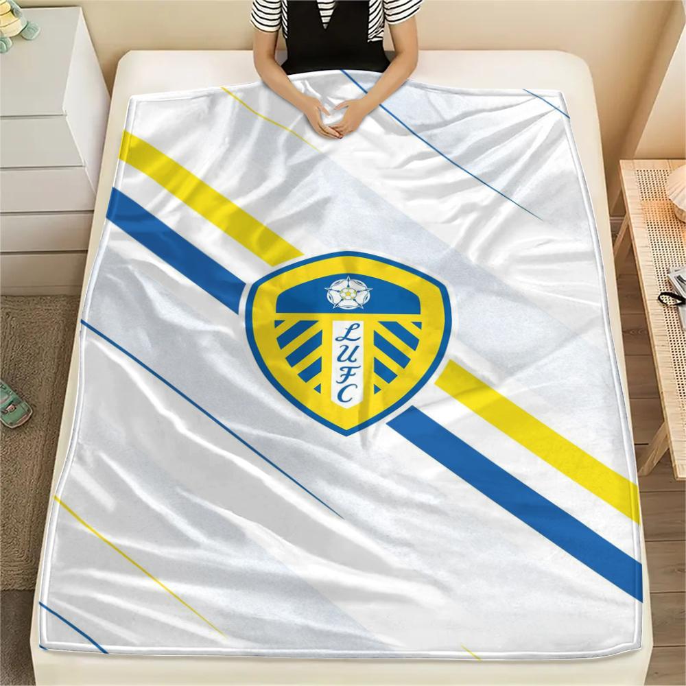

1pc Leeds United Print Flannel Blanket, High quality Comfortable for All Seasons, Home Decor, Warmth and Comfort, Perfect for Christmas Gifts67 80cm x 120cm