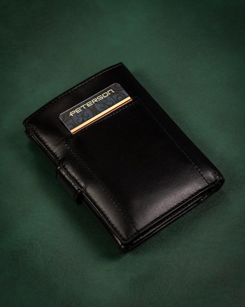 Gift Set: Men's Leather Wallet and Keychain - Peterson