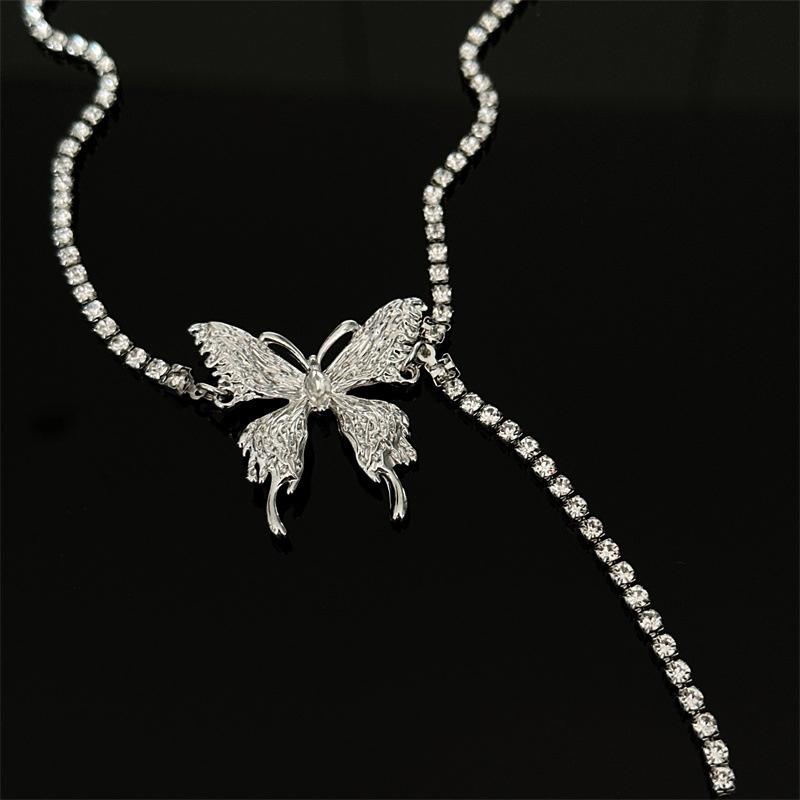 Elegant Statement Shiny Butterfly Pendant Necklace Rhinestone Chain for Women Bling Chain Crystal Choker Necklace Party Jewelry