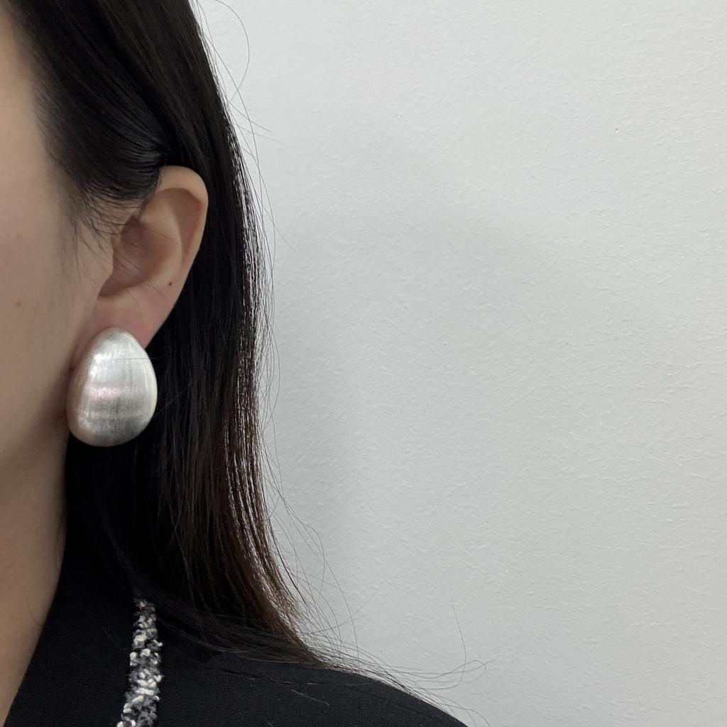French Retro High-End Fashion Light Luxury Temperament Women'S Silver Metal Brushed Texture Design Sense Niche Stud Earrings