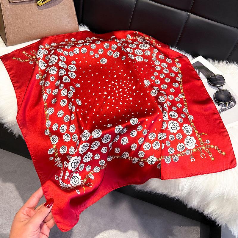 Spring Silk Scarf Fashionable Foreign Style Versatile Small Square Scarf 70Cm Decorative Scarf Sunscreen Travel Shawl Women