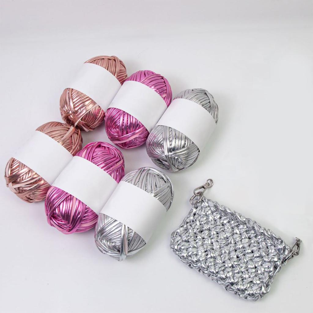 40metrová metalická tričková příze lesklá příze Kovová pletací příze Kovová polyesterová příze pro ruční háčkování tašek