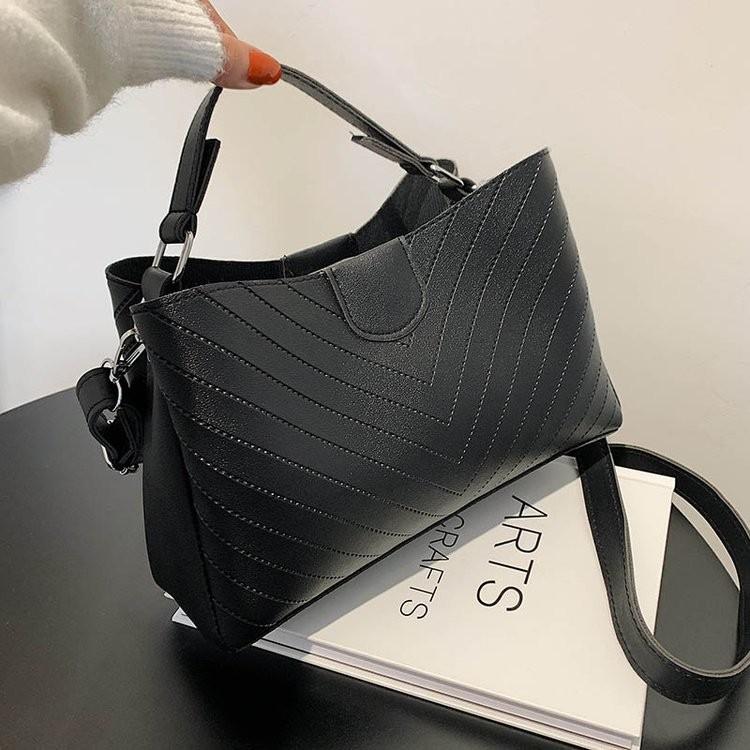 Fashionable Pu Leather Shoulder Bag Casual Crossbody Bag With Zipper Closure For Women StyleA