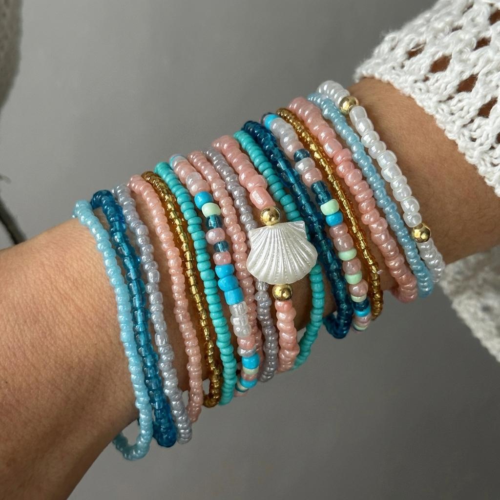 17Pcs Boho Shell-Inspired Beaded Bracelet Set for Women Pastel Color Layered Wrist Jewelry Summer Beach Vacation Accessories