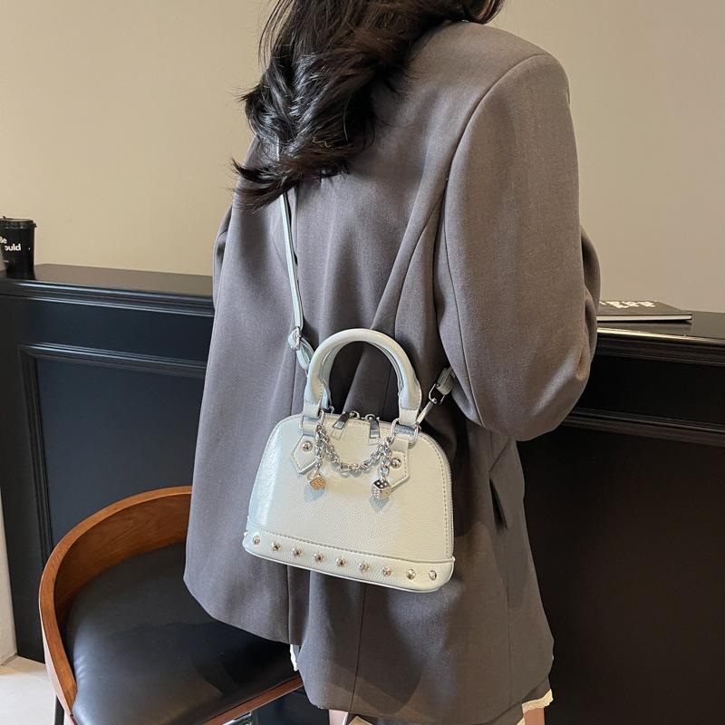 Niche design high-end chain portable shell small bag women's 2025 new fashionable shoulder oblique span bag