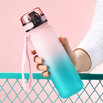 Vysoce hodnotný, velkokapacitní sportovní hrnek pro muže Letní fitness plastová konvice pro studentky Net Red Cup