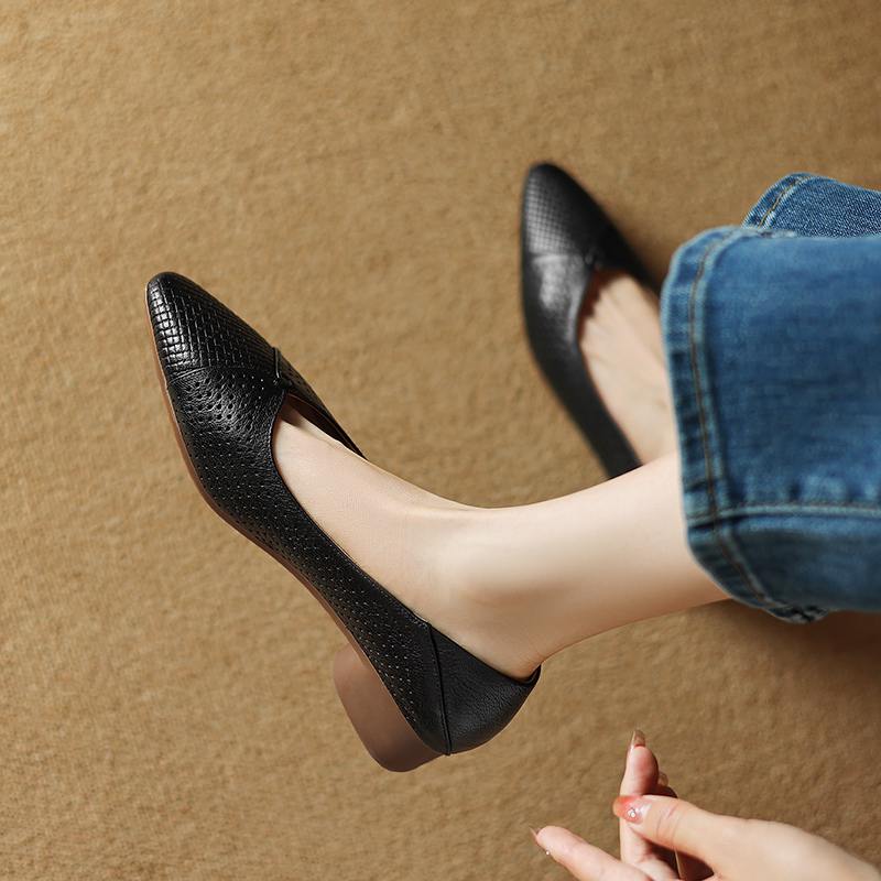 Krazing Pot Schafsleder Frühling Sommer Größe 41 Dicke Niedrige Absätze Damen Spitz Zehenbereich Hohle Dekoration Atmungsaktiv Slipper Pumps