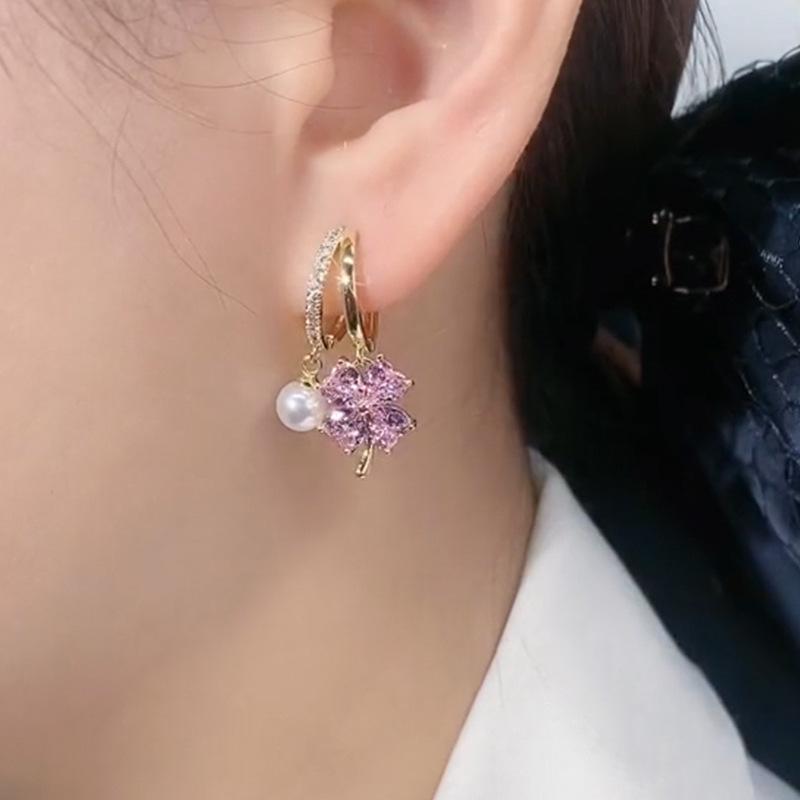 2025 New Fashion Purple Four-Leaf Clover Pearl Ear Cuffs – Trendy Luxury Earrings