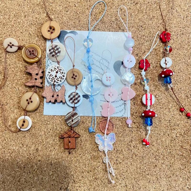 80PCS Resin Round Colored Buttons 2/4-Holes Mixed Buttons Handmade DIY Manual Button Painting Material Clothing Accessories
