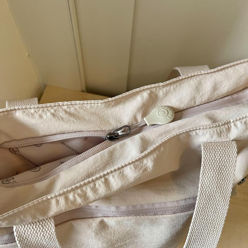 Pendlarväska för kvinnor Enfärgad Axelväska med stor kapacitet Utomhusväska