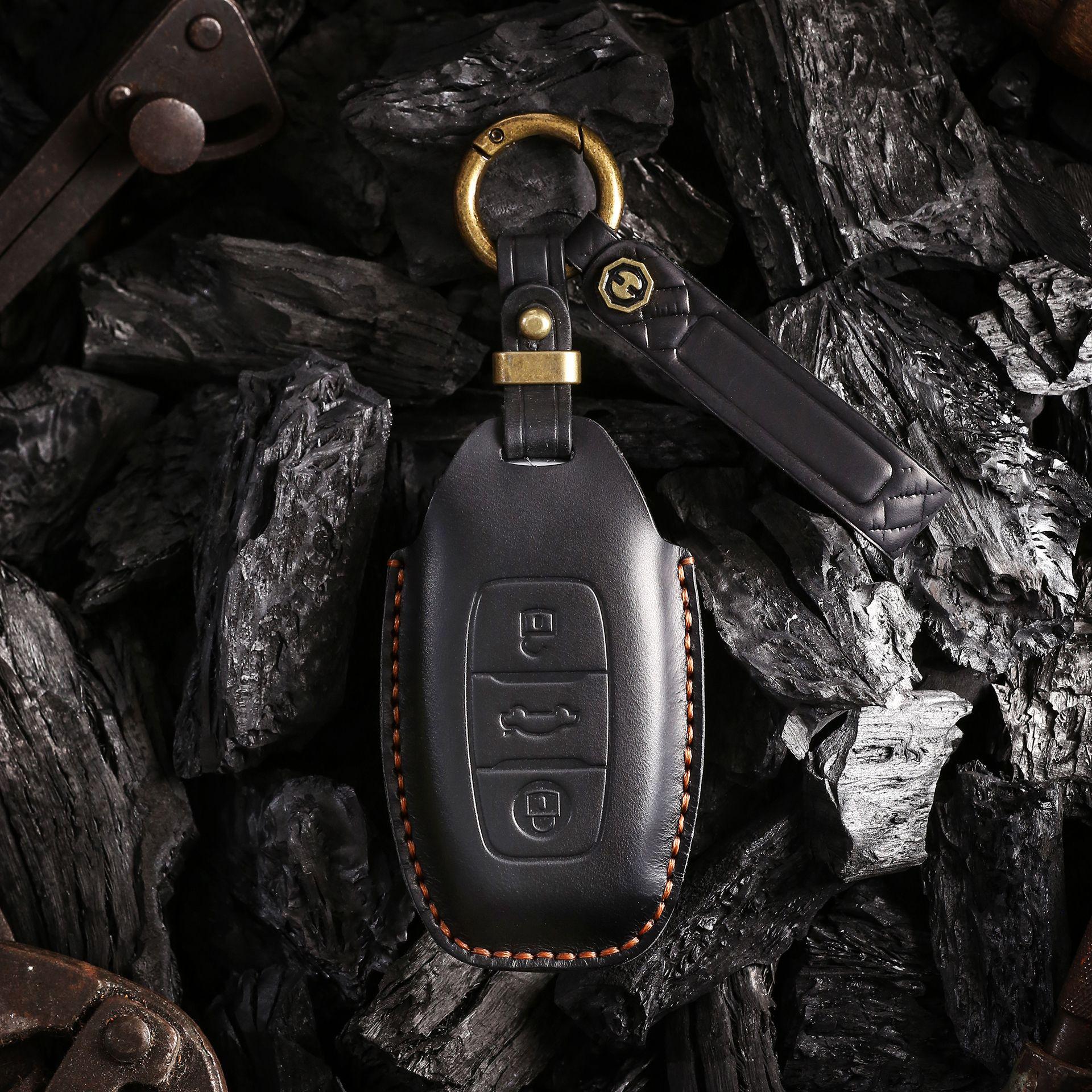

Leather Retro Key Cover for Hongqi H5/H7 - Handmade Protection Shell with Buckle